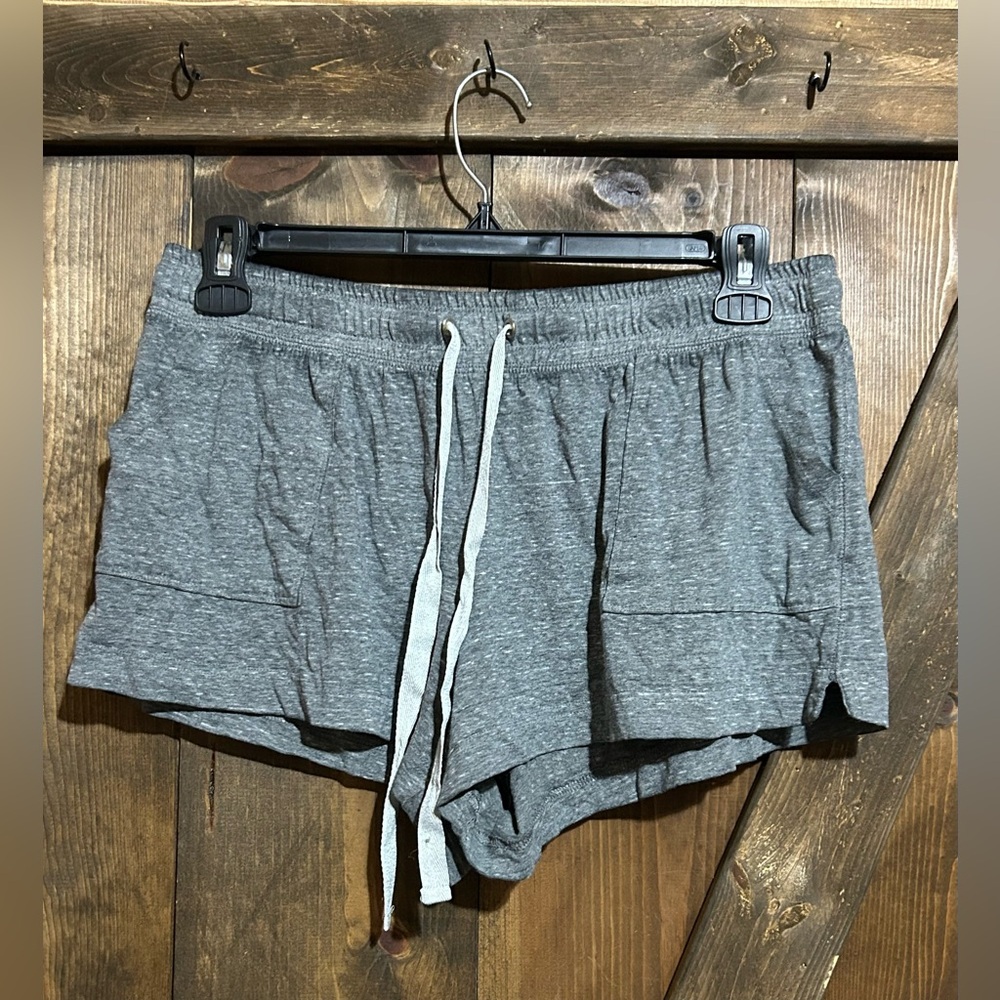 Lounge Shorts, size XL, smoke free home